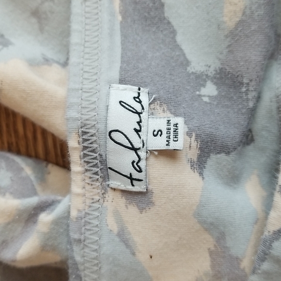 (S) Aritzia Talula Soft Camo Print Leggings Loungewear Casual Weekend Athleisure - Picture 3 of 12